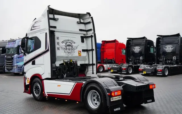 IVECO S-WAY / 510 / RETARDER / KLIMA POSTOJOWA / CAŁA NA PODUSZKACH 