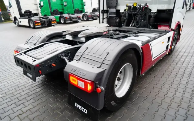 IVECO S-WAY / 510 / RETARDER / KLIMA POSTOJOWA / CAŁA NA PODUSZKACH 