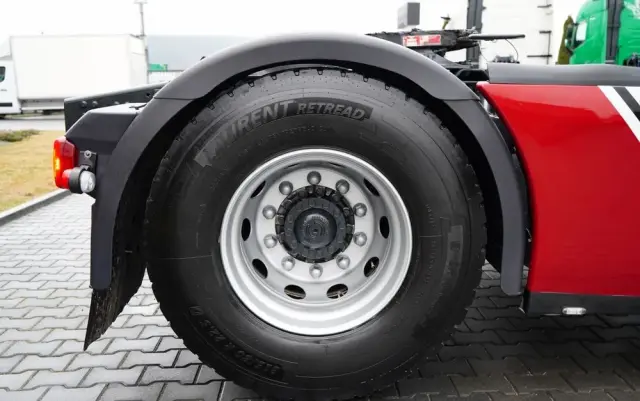 IVECO S-WAY / 510 / RETARDER / KLIMA POSTOJOWA / CAŁA NA PODUSZKACH 