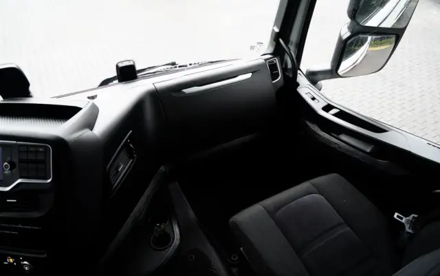 IVECO S-WAY / 510 / RETARDER / KLIMA POSTOJOWA / CAŁA NA PODUSZKACH 