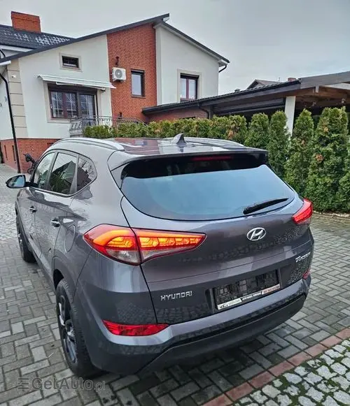 HYUNDAI Tucson 