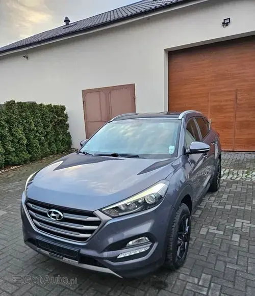 HYUNDAI Tucson 