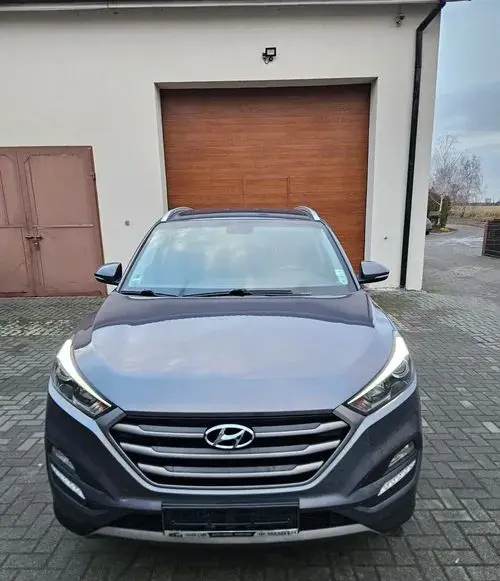 HYUNDAI Tucson 