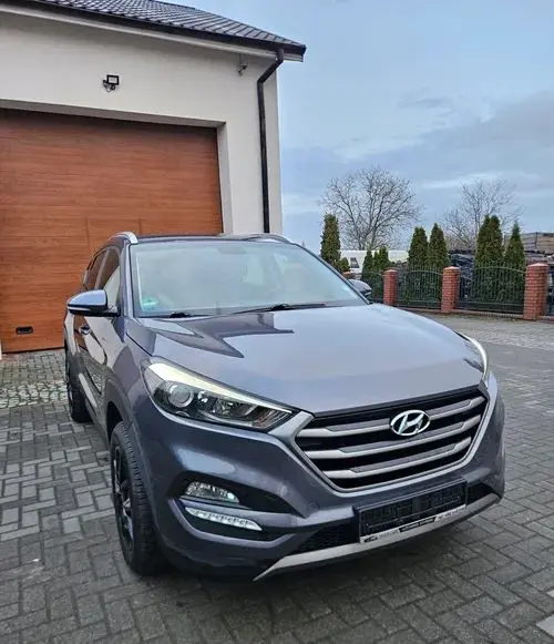 HYUNDAI Tucson 