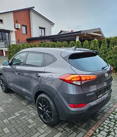 HYUNDAI Tucson 