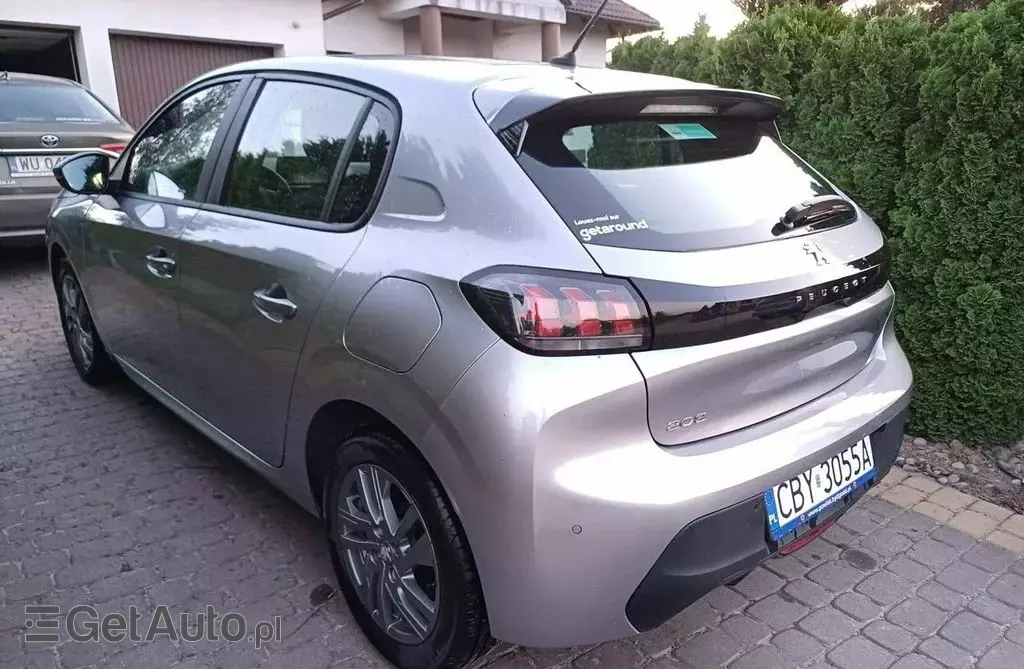 PEUGEOT 208 