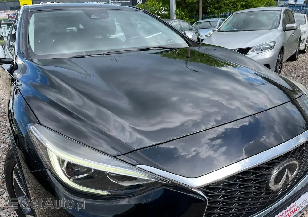 INFINITI Q30 