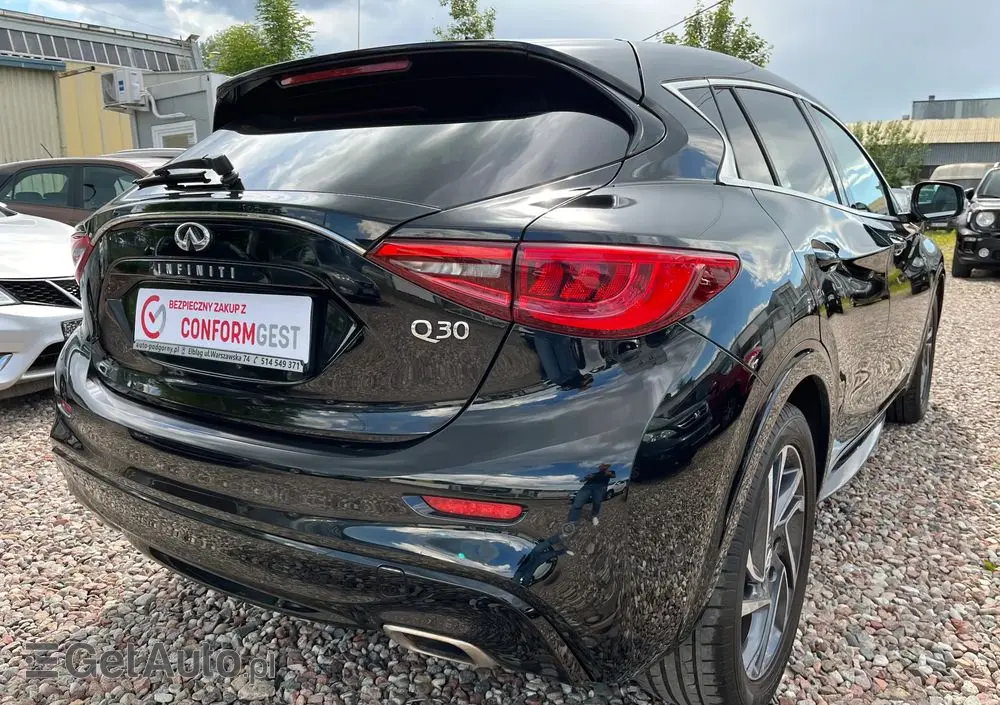 INFINITI Q30 