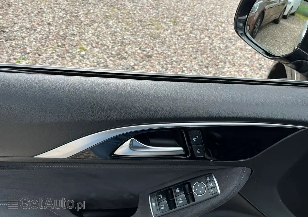 INFINITI Q30 