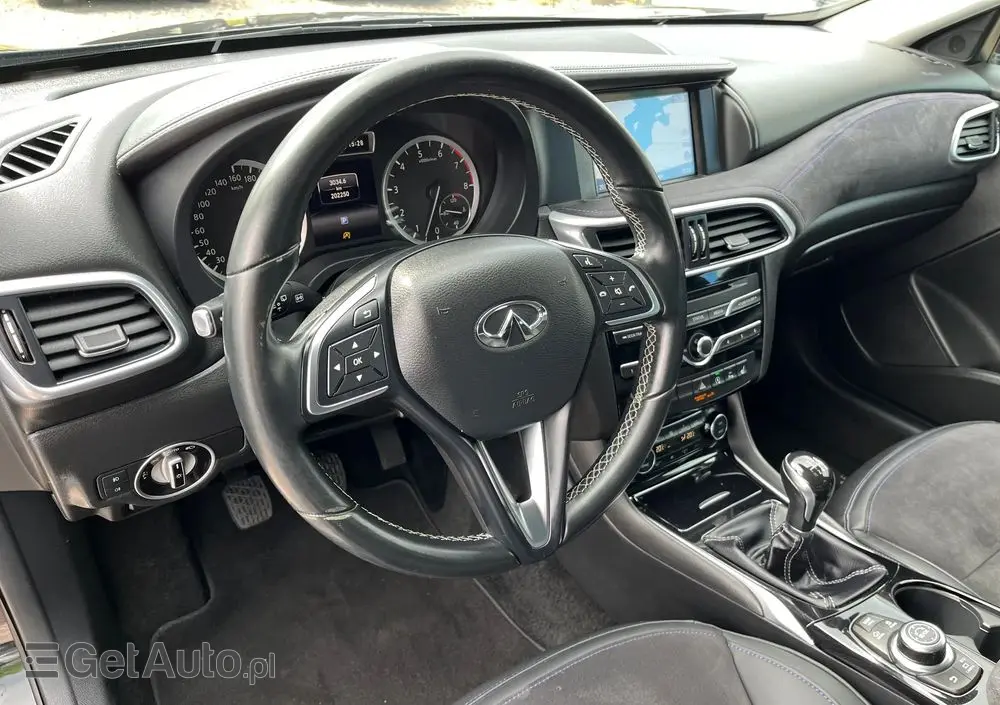 INFINITI Q30 