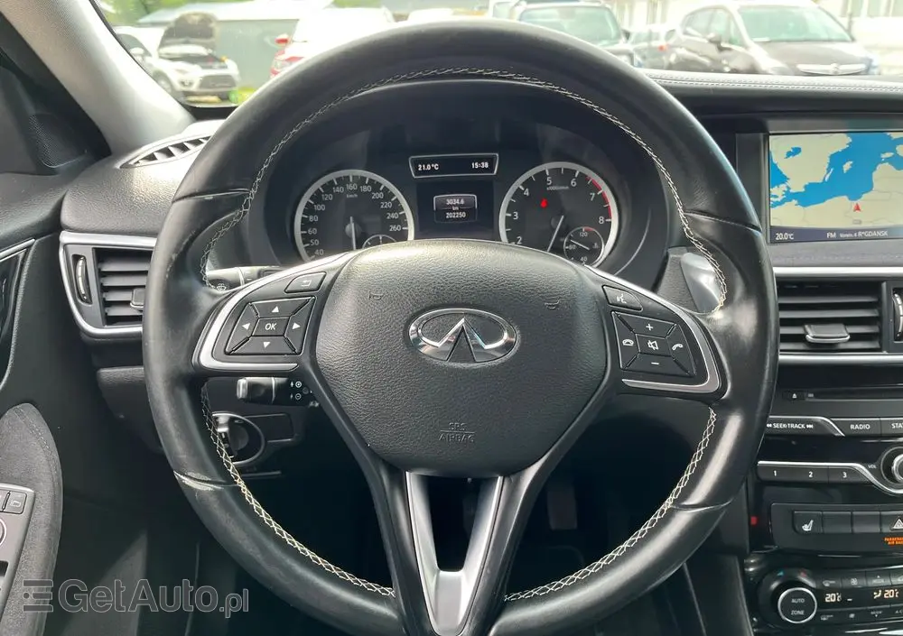 INFINITI Q30 