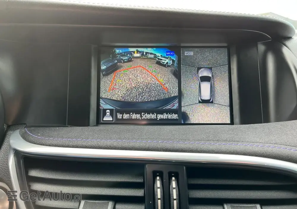INFINITI Q30 