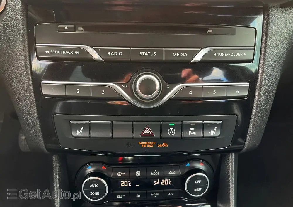 INFINITI Q30 