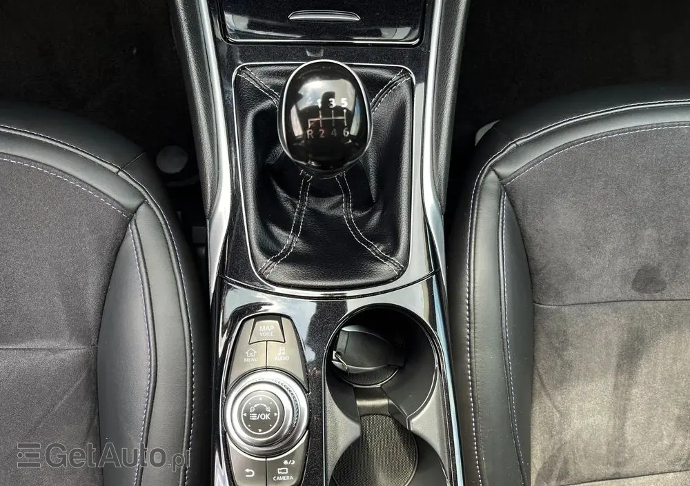 INFINITI Q30 
