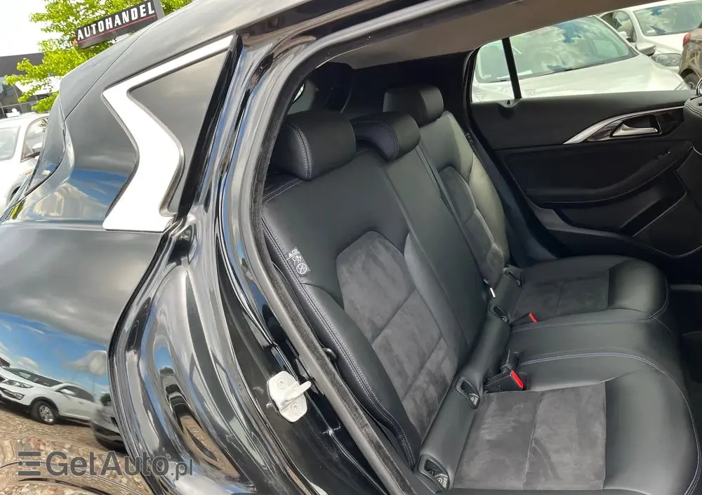 INFINITI Q30 