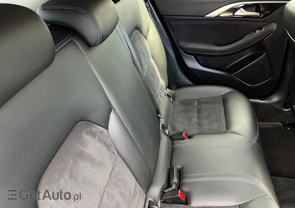 INFINITI Q30 