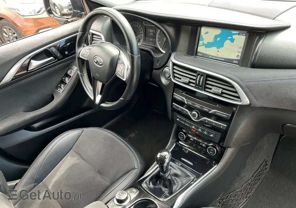 INFINITI Q30 