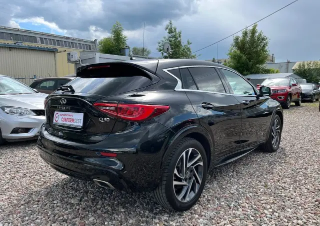 INFINITI Q30 