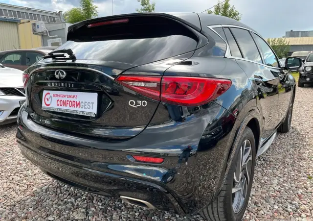 INFINITI Q30 