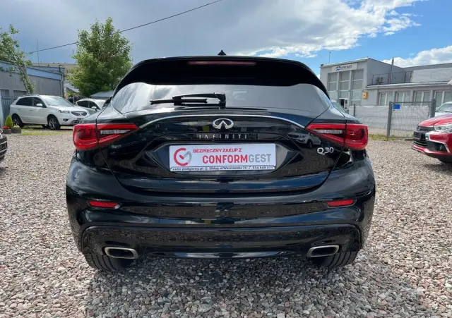INFINITI Q30 