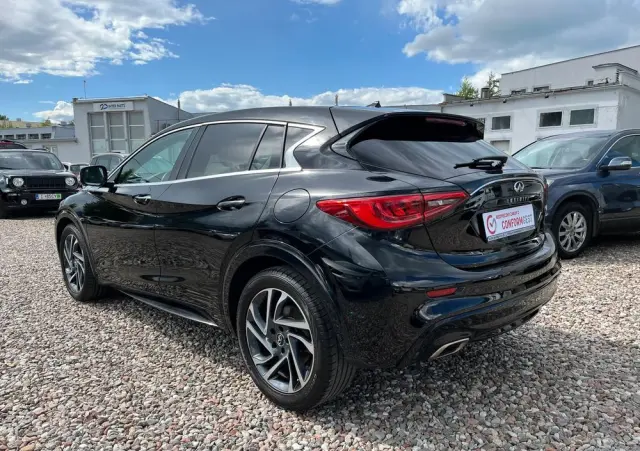 INFINITI Q30 