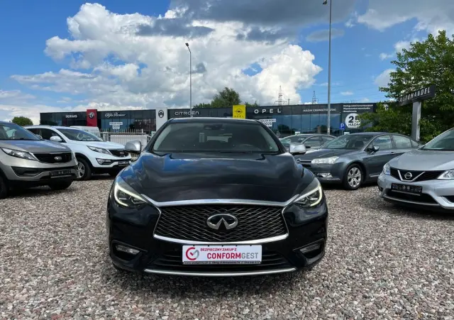 INFINITI Q30 