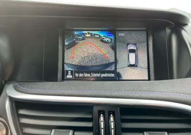 INFINITI Q30 