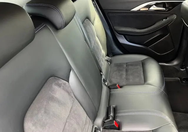 INFINITI Q30 