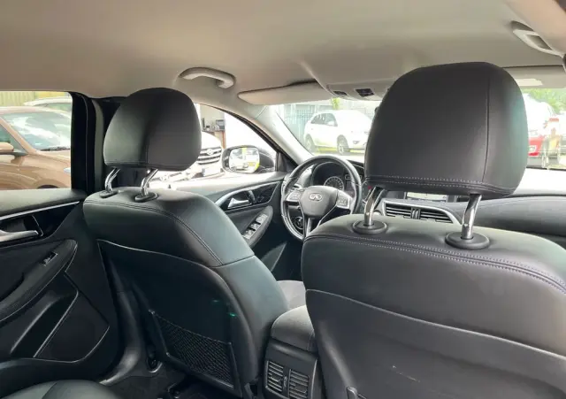 INFINITI Q30 