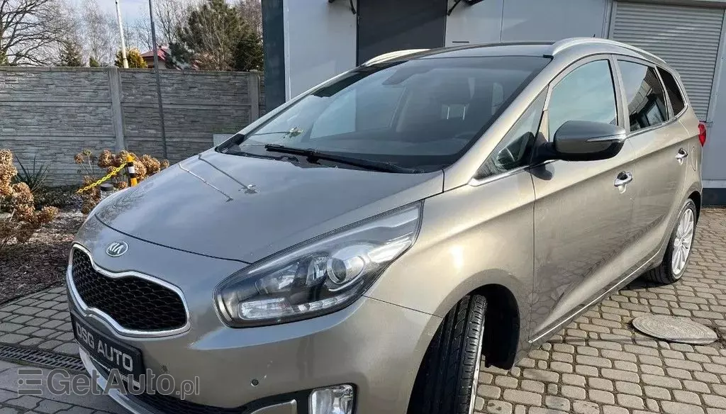KIA Carens 