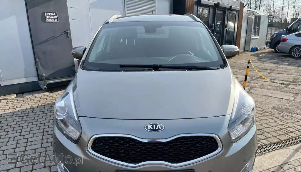 KIA Carens 