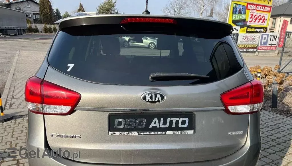 KIA Carens 