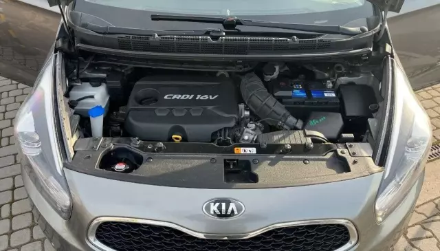 KIA Carens 