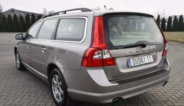 VOLVO V70 