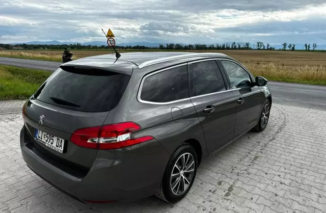PEUGEOT 308 