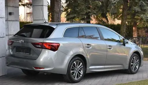TOYOTA Avensis 