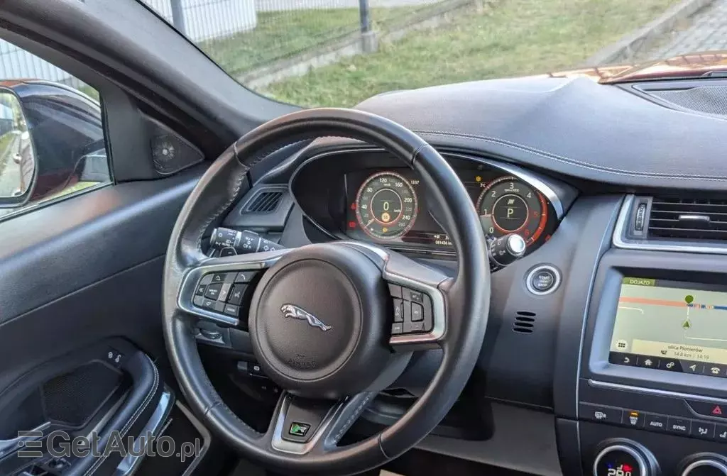 JAGUAR E-Pace 