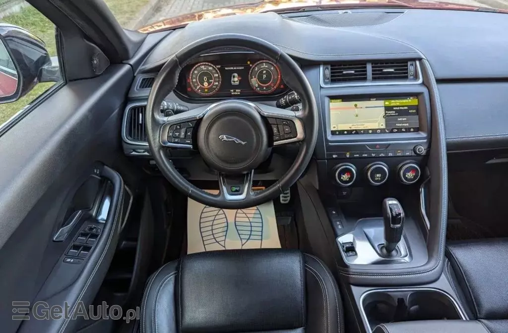 JAGUAR E-Pace 