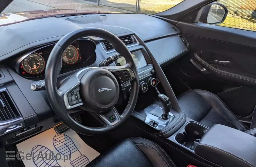 JAGUAR E-Pace 