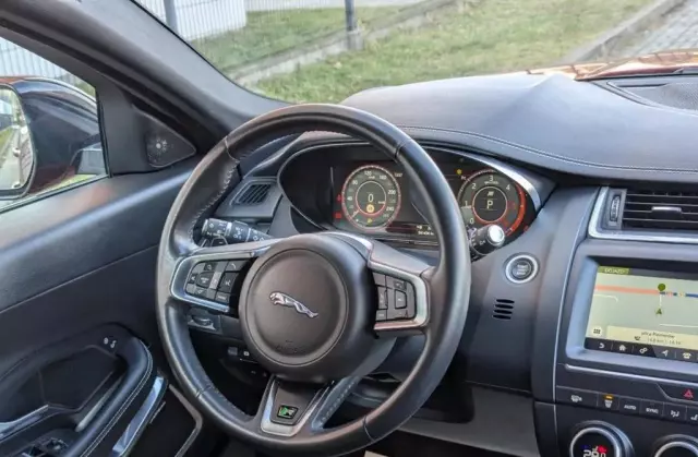 JAGUAR E-Pace 