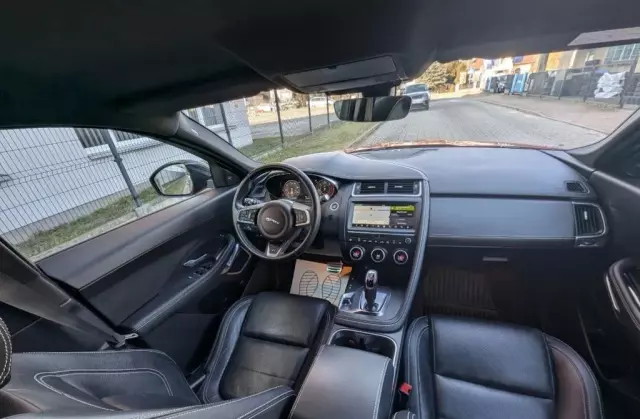 JAGUAR E-Pace 