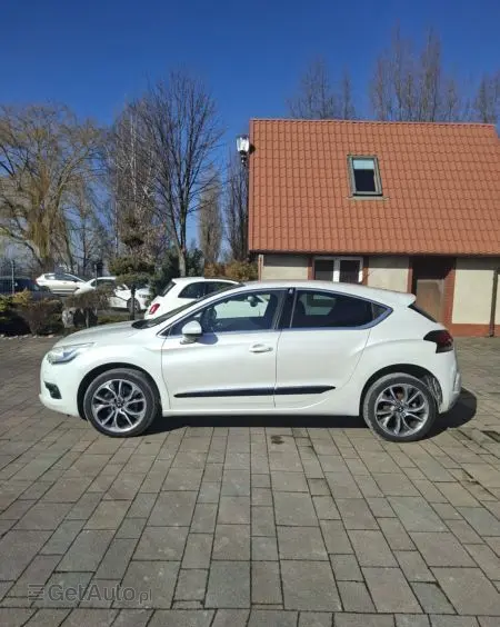 DS AUTOMOBILES DS 4 
