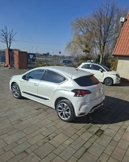 DS AUTOMOBILES DS 4 
