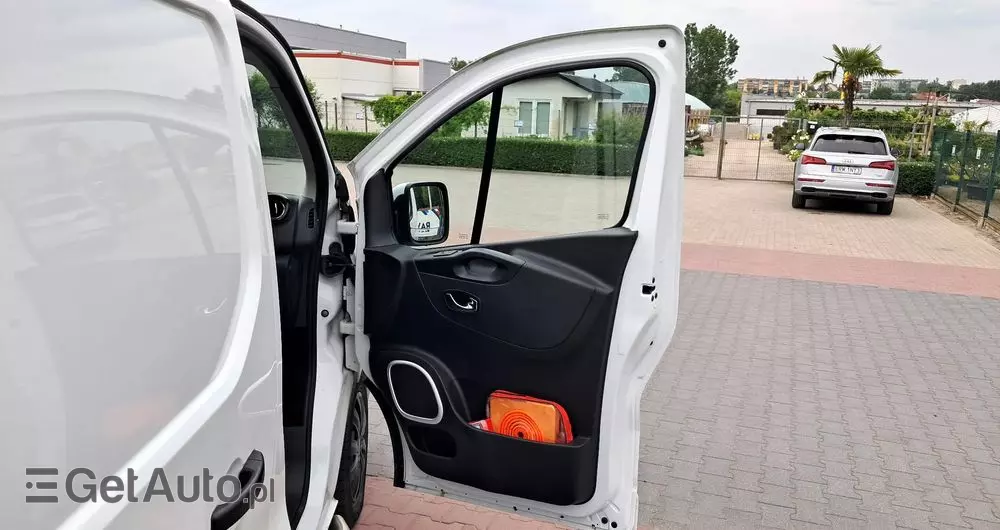 OPEL VIVARO 