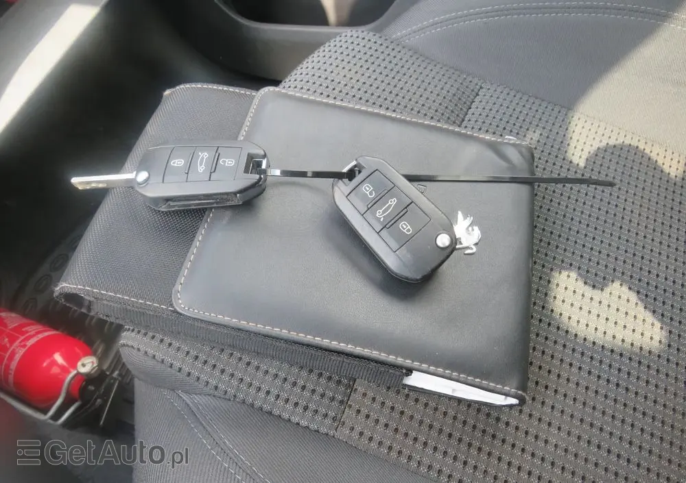 PEUGEOT 3008 E-HDi 115 ETG6 Stop&Start Active