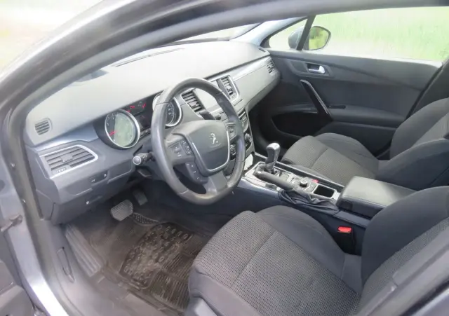 PEUGEOT 3008 E-HDi 115 ETG6 Stop&Start Active