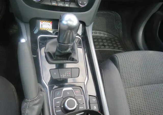 PEUGEOT 3008 E-HDi 115 ETG6 Stop&Start Active