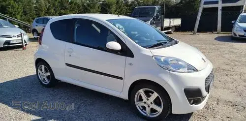 PEUGEOT 107 