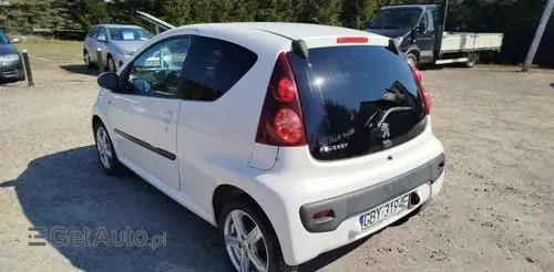 PEUGEOT 107 