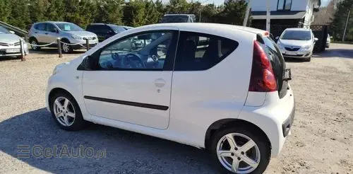PEUGEOT 107 